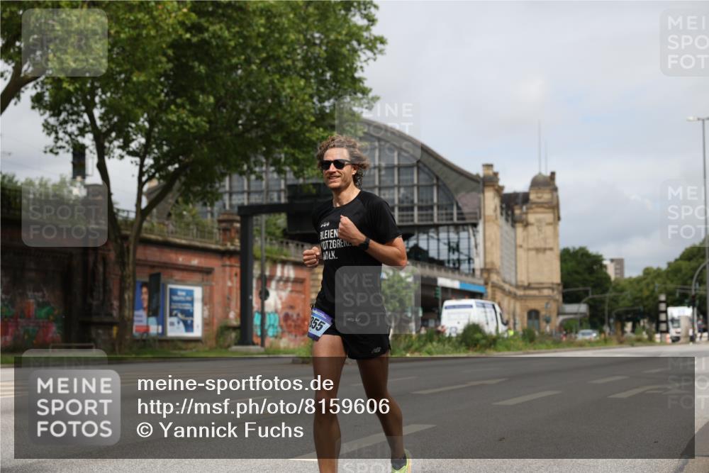 29.06.2025 - hella hamburg halbmarathon Yannick Fuchs http://msf.ph/oto/8159606 29.06.2025 10:19:51 20KM 1241, 2892, 5612, 7142, 7855, 11678, 13872, 14506, 16361, 17752, 18695, 18740 meine-sportfotos.de
