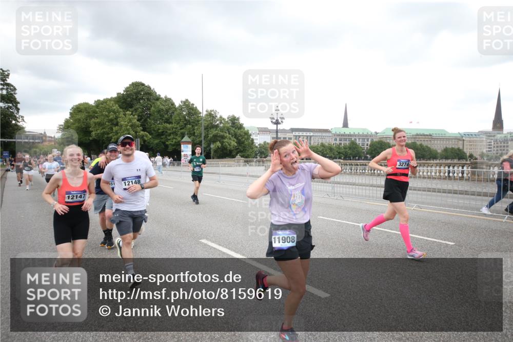 29.06.2025 - hella hamburg halbmarathon Jannik Wohlers http://msf.ph/oto/8159619 29.06.2025 10:54:45 Lombardsbrücke 1013, 2090, 2452, 3274, 4039, 6395, 6396, 6944, 7219, 7238, 7766, 8403, 8519, 10109, 10458, 10686, 11737, 11788, 11908, 12147, 12148, 13098, 13230, 13548, 13979, 13980, 14515, 14651, 15152, 15160, 15581, 15782, 15843, 16057, 16432, 16433, 16664, 16665, 17090, 19199 meine-sportfotos.de