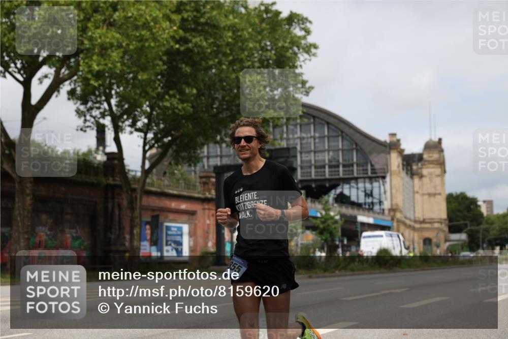 29.06.2025 - hella hamburg halbmarathon Yannick Fuchs http://msf.ph/oto/8159620 29.06.2025 10:19:52 20KM 1241, 2892, 5612, 7142, 7855, 11678, 13872, 14506, 16361, 17752, 18695, 18740 meine-sportfotos.de