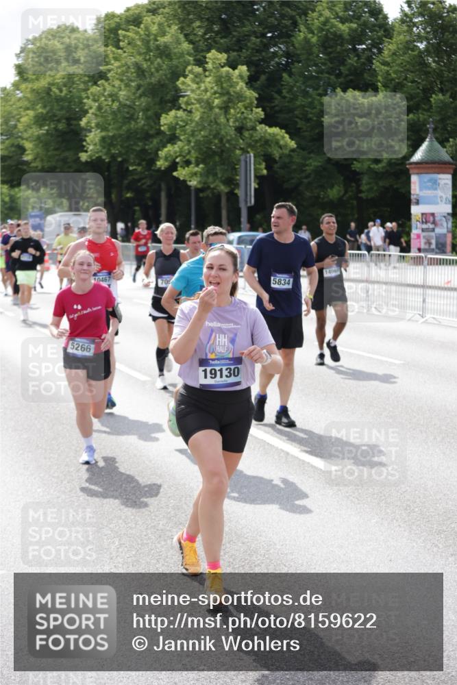29.06.2025 - hella hamburg halbmarathon Jannik Wohlers http://msf.ph/oto/8159622 29.06.2025 10:18:24 Lombardsbrücke 1349, 1521, 2781, 2821, 3529, 3591, 3592, 3631, 4718, 4802, 5049, 5264, 5266, 5834, 5910, 6413, 7051, 7121, 7214, 7252, 8665, 8780, 9272, 9276, 9505, 9549, 10467, 10502, 10816, 10856, 11020, 12239, 12347, 12890, 13464, 14247, 14294, 14532, 14627, 14760, 14966, 14967, 15138, 15208, 15402, 15657, 15749, 15881, 16196, 17027, 17030, 17052, 17490, 17567, 18246, 18336, 18456, 18519, 19010 meine-sportfotos.de