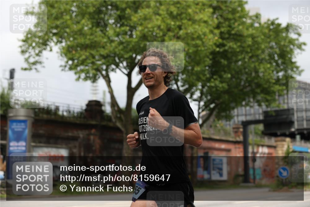 29.06.2025 - hella hamburg halbmarathon Yannick Fuchs http://msf.ph/oto/8159647 29.06.2025 10:19:52 20KM 1241, 2892, 5612, 7142, 7855, 11678, 13872, 14506, 16361, 17752, 18695, 18740 meine-sportfotos.de
