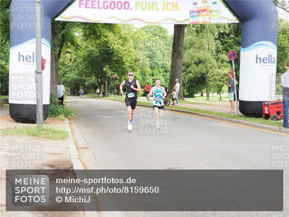 29.06.2025 - hella hamburg halbmarathon MichiJ http://msf.ph/oto/8159650 29.06.2025 10:10:10 Zwischen KM18-KM19  meine-sportfotos.de