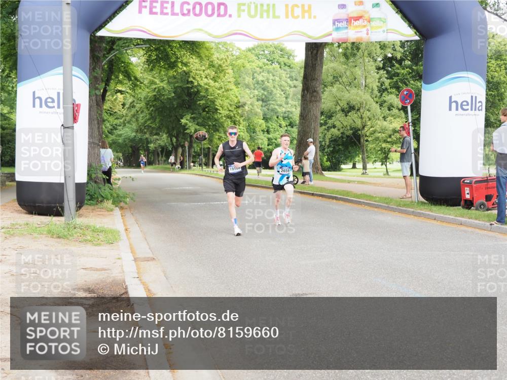 29.06.2025 - hella hamburg halbmarathon MichiJ http://msf.ph/oto/8159660 29.06.2025 10:10:10 Zwischen KM18-KM19  meine-sportfotos.de