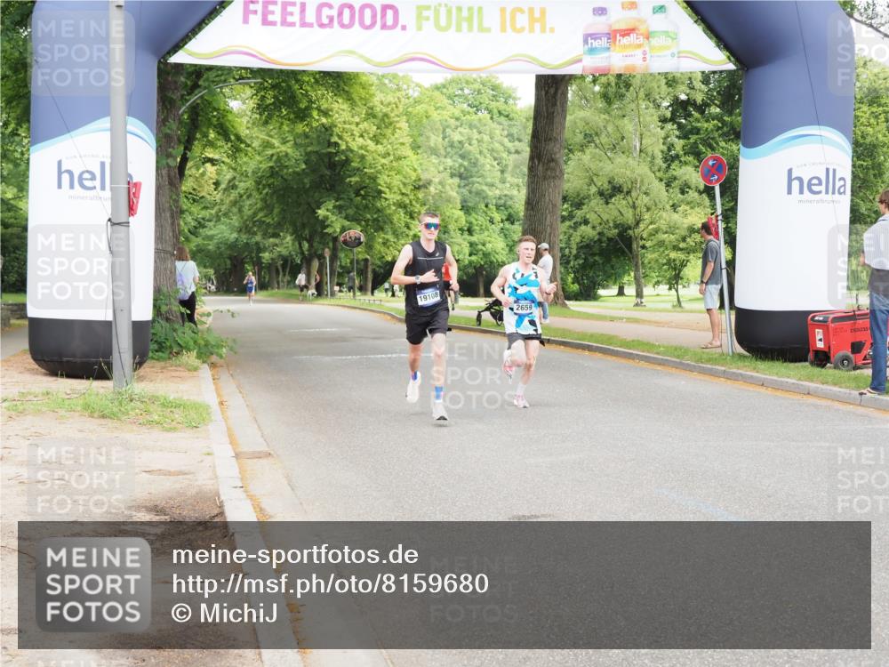 29.06.2025 - hella hamburg halbmarathon MichiJ http://msf.ph/oto/8159680 29.06.2025 10:10:10 Zwischen KM18-KM19  meine-sportfotos.de