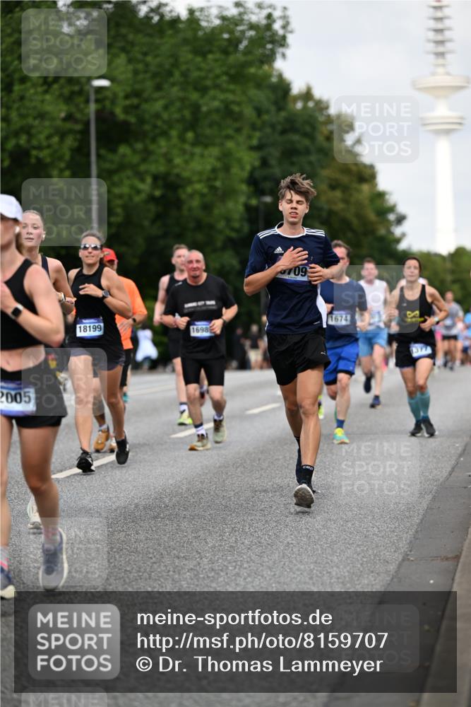 29.06.2025 - hella hamburg halbmarathon Dr. Thomas Lammeyer http://msf.ph/oto/8159707 29.06.2025 10:08:32 Kennedybrücke 1032, 1161, 1367, 1377, 1674, 2011, 3413, 3488, 4488, 4904, 5354, 5363, 5365, 5976, 6706, 6709, 8217, 10213, 10756, 10962 meine-sportfotos.de