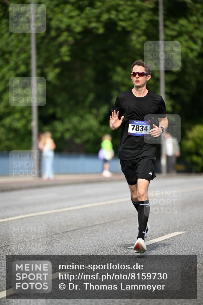 29.06.2025 - hella hamburg halbmarathon Dr. Thomas Lammeyer http://msf.ph/oto/8159730 29.06.2025 09:44:11 Kennedybrücke 7963 meine-sportfotos.de