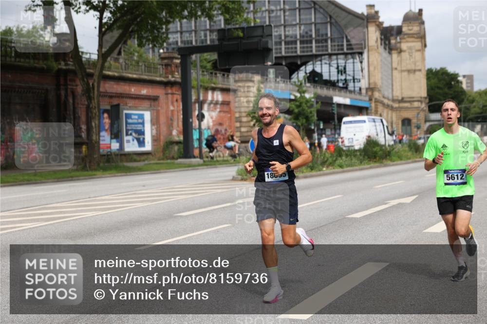 29.06.2025 - hella hamburg halbmarathon Yannick Fuchs http://msf.ph/oto/8159736 29.06.2025 10:20:00 20KM 1241, 2892, 5612, 7142, 13872, 14506, 16361, 17752, 18695, 18740 meine-sportfotos.de