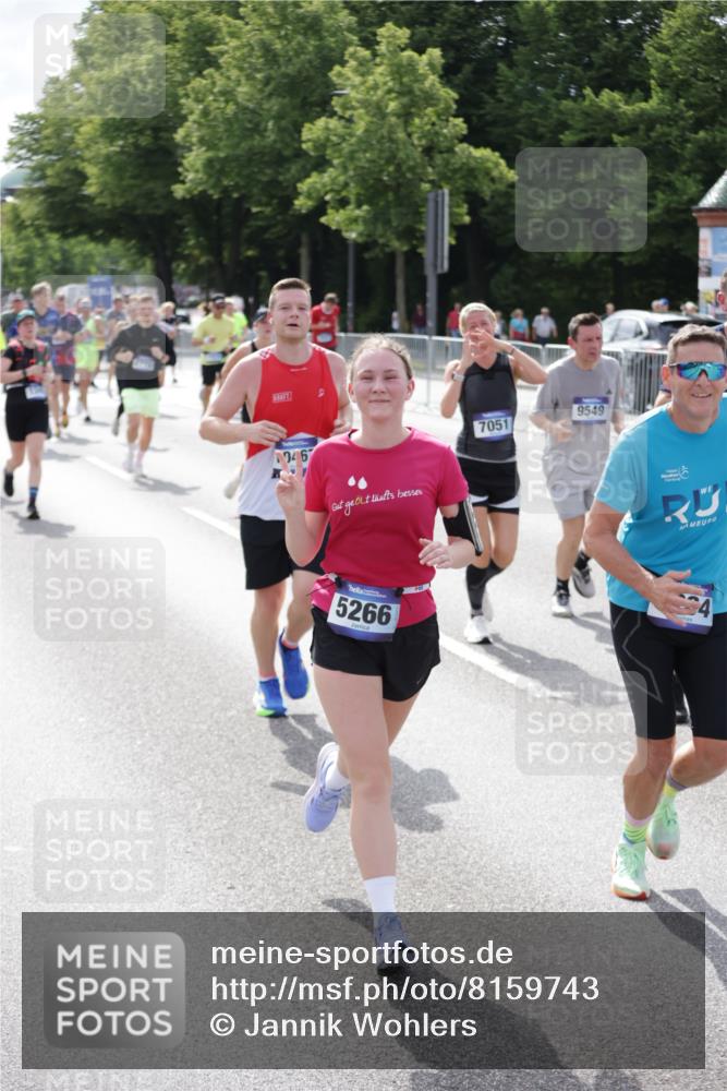 29.06.2025 - hella hamburg halbmarathon Jannik Wohlers http://msf.ph/oto/8159743 29.06.2025 10:18:26 Lombardsbrücke 1349, 1521, 2096, 2781, 2821, 3026, 3591, 3592, 3631, 4718, 4802, 4845, 5049, 5264, 5266, 5834, 5910, 6413, 7051, 7121, 7214, 7252, 8665, 8780, 9270, 9272, 9276, 9549, 10037, 10467, 10502, 10816, 10856, 11020, 12239, 12347, 12890, 13204, 13464, 14247, 14294, 14532, 14627, 14760, 14966, 14967, 15138, 15402, 15657, 15881, 16196, 17027, 17030, 17052, 17386, 17490, 17548, 17567, 17571, 18002, 18217, 18246, 18336, 18456, 18519, 19010 meine-sportfotos.de