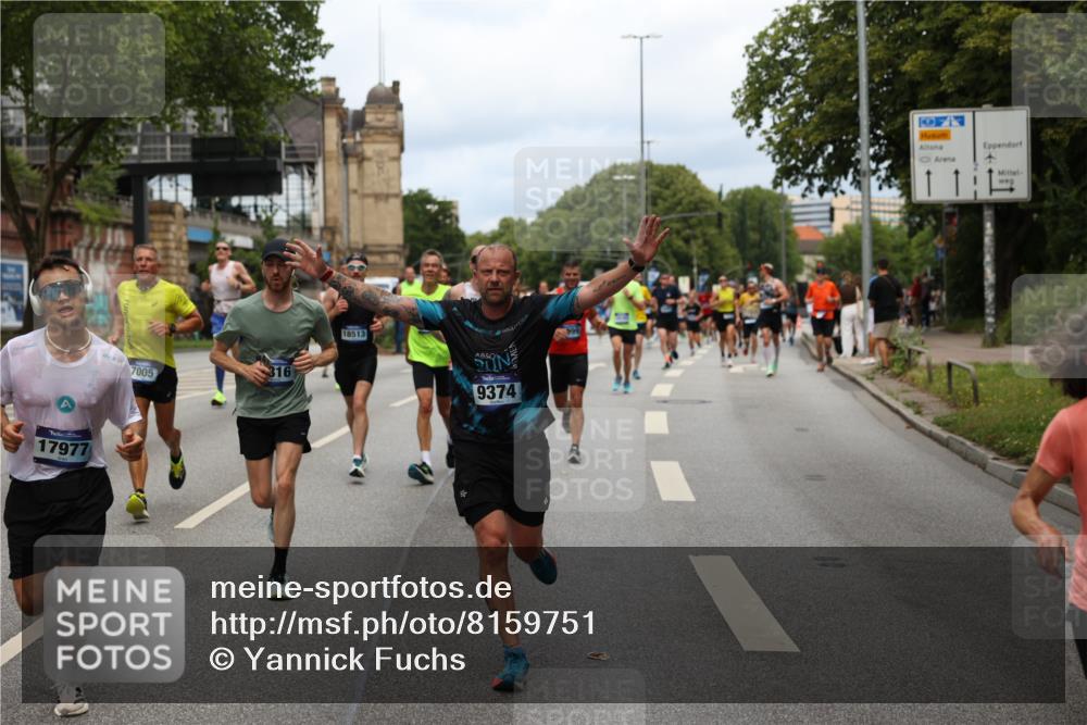 29.06.2025 - hella hamburg halbmarathon Yannick Fuchs http://msf.ph/oto/8159751 29.06.2025 10:38:44 20KM 1057, 1220, 1391, 1415, 1468, 1782, 1902, 1941, 2365, 2402, 2415, 2816, 3004, 3021, 3305, 3907, 4310, 4991, 4999, 5231, 5275, 5476, 5624, 5884, 6490, 6903, 7005, 7191, 7322, 8722, 9159, 9374, 9444, 9633, 10193, 10596, 10930, 11469, 12159, 12554, 12711, 12966, 13123, 14351, 14667, 14798, 14816, 15185, 15225, 15233, 15280, 15862, 16316, 16506, 16893, 17097, 17251, 17729, 17748, 18560, 18806, 19207 meine-sportfotos.de