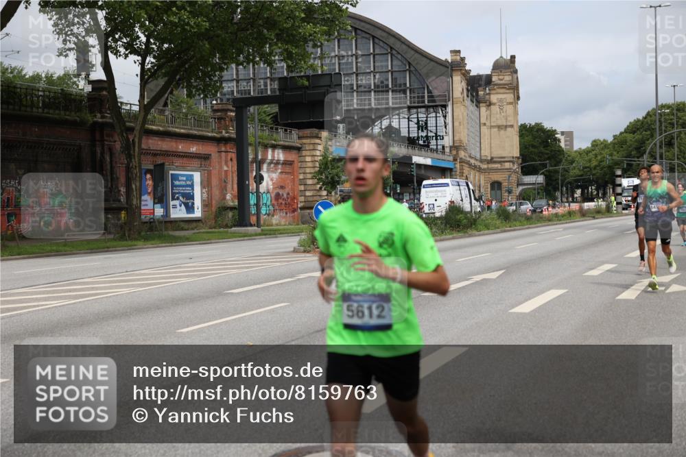 29.06.2025 - hella hamburg halbmarathon Yannick Fuchs http://msf.ph/oto/8159763 29.06.2025 10:20:01 20KM 1241, 2892, 5612, 7142, 13872, 14113, 14506, 16361, 17752, 18695, 18740 meine-sportfotos.de