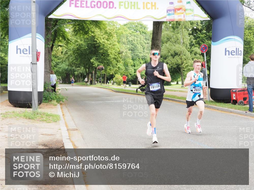 29.06.2025 - hella hamburg halbmarathon MichiJ http://msf.ph/oto/8159764 29.06.2025 10:10:11 Zwischen KM18-KM19  meine-sportfotos.de