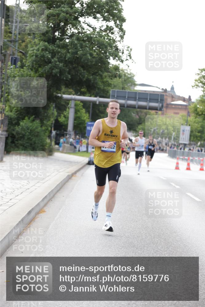 29.06.2025 - hella hamburg halbmarathon Jannik Wohlers http://msf.ph/oto/8159776 29.06.2025 09:39:19 Lombardsbrücke 51, 6699, 11342, 11678, 14932, 15166, 17402, 18848, 19108 meine-sportfotos.de