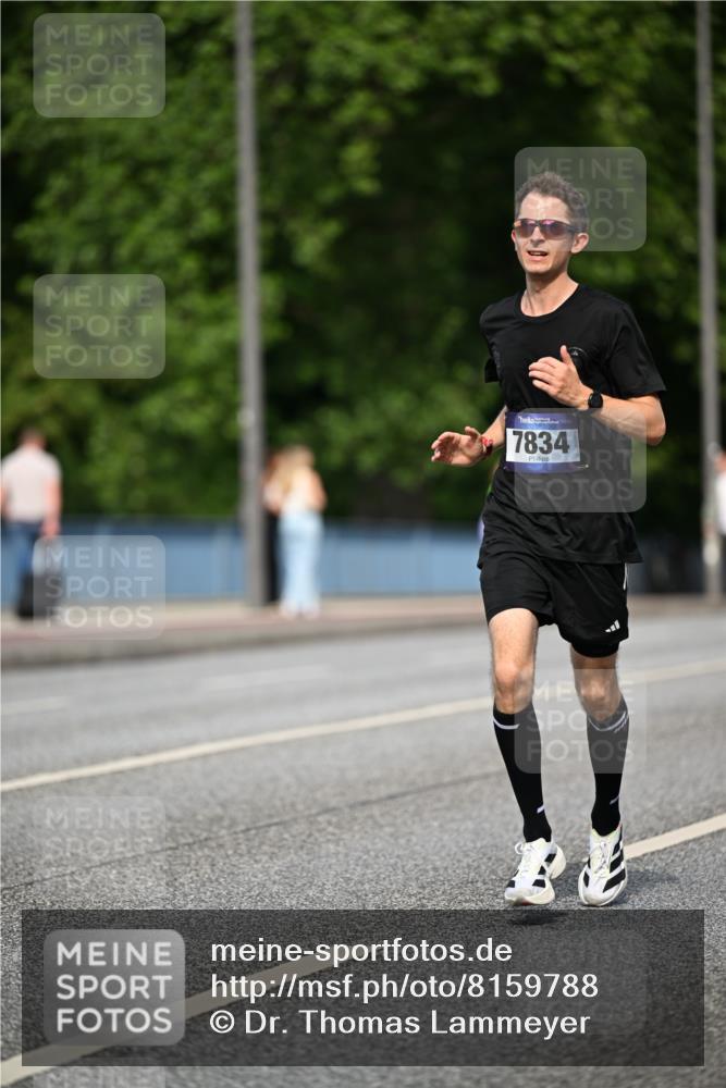 29.06.2025 - hella hamburg halbmarathon Dr. Thomas Lammeyer http://msf.ph/oto/8159788 29.06.2025 09:44:12 Kennedybrücke 2459, 7963 meine-sportfotos.de