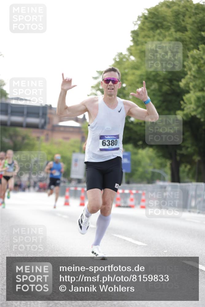 29.06.2025 - hella hamburg halbmarathon Jannik Wohlers http://msf.ph/oto/8159833 29.06.2025 09:39:25 Lombardsbrücke 51, 6380, 11342, 11678, 14933, 17402, 18848, 19108 meine-sportfotos.de