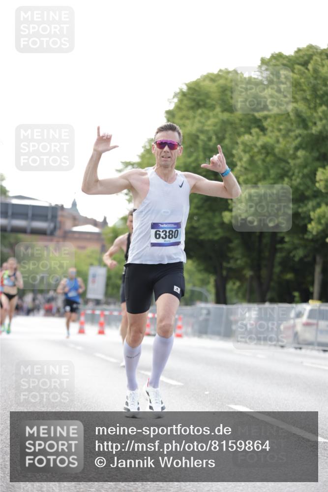 29.06.2025 - hella hamburg halbmarathon Jannik Wohlers http://msf.ph/oto/8159864 29.06.2025 09:39:26 Lombardsbrücke 51, 6380, 11342, 11678, 14933, 17402, 19108 meine-sportfotos.de