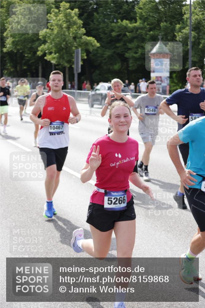 29.06.2025 - hella hamburg halbmarathon Jannik Wohlers http://msf.ph/oto/8159868 29.06.2025 10:18:26 Lombardsbrücke 1349, 1521, 2096, 2781, 2821, 3026, 3591, 3592, 3631, 4718, 4802, 4845, 5049, 5264, 5266, 5834, 5910, 6413, 7051, 7121, 7214, 7252, 8665, 8780, 9270, 9272, 9276, 9549, 10037, 10467, 10502, 10816, 10856, 11020, 12239, 12347, 12890, 13204, 13464, 14247, 14294, 14532, 14627, 14760, 14966, 14967, 15138, 15402, 15657, 15881, 16196, 17027, 17030, 17052, 17386, 17490, 17548, 17567, 17571, 18002, 18217, 18246, 18336, 18456, 18519, 19010 meine-sportfotos.de