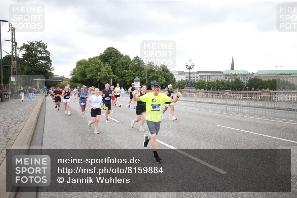 29.06.2025 - hella hamburg halbmarathon Jannik Wohlers http://msf.ph/oto/8159884 29.06.2025 10:54:47 Lombardsbrücke 1013, 2090, 2452, 3157, 3274, 3577, 4039, 4628, 5040, 6395, 6396, 6944, 7219, 7238, 7766, 8403, 8519, 10109, 10458, 10686, 11737, 11788, 11908, 12147, 12148, 13098, 13230, 13548, 14515, 14651, 15152, 15160, 15581, 15782, 15843, 16057, 16432, 16433, 16664, 16665, 17090, 19199 meine-sportfotos.de