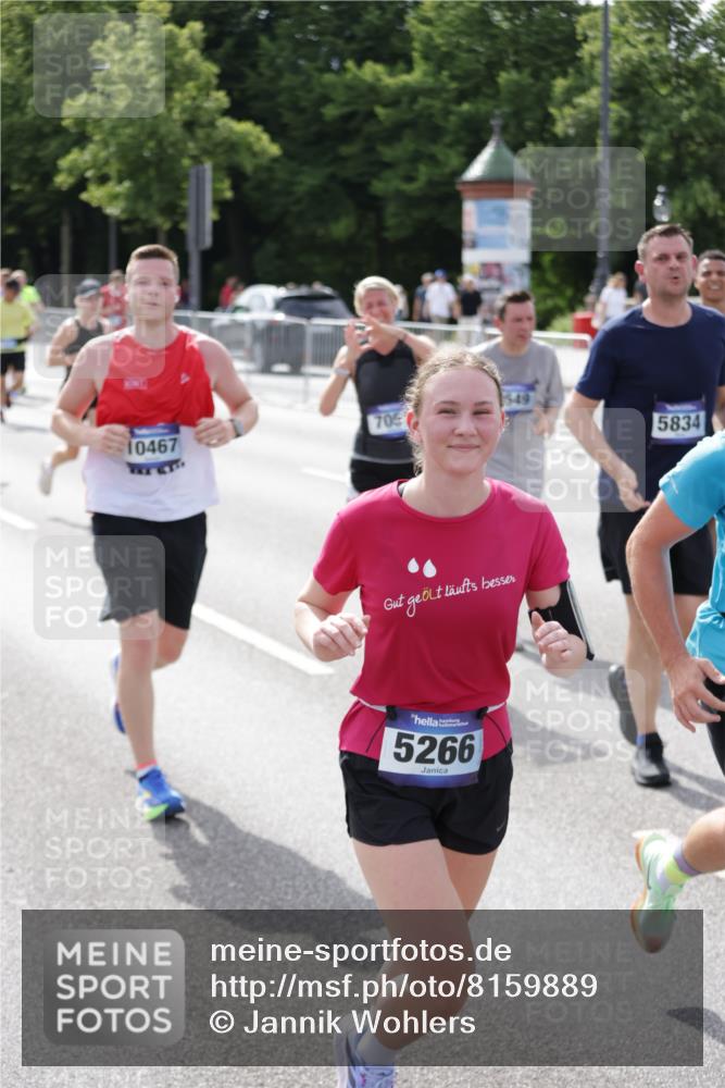29.06.2025 - hella hamburg halbmarathon Jannik Wohlers http://msf.ph/oto/8159889 29.06.2025 10:18:26 Lombardsbrücke 1349, 1521, 2096, 2781, 2821, 3026, 3591, 3592, 3631, 4718, 4802, 4845, 5049, 5264, 5266, 5834, 5910, 6413, 7051, 7121, 7214, 7252, 8665, 8780, 9270, 9272, 9276, 9549, 10037, 10467, 10502, 10816, 10856, 11020, 12239, 12347, 12890, 13204, 13464, 14247, 14294, 14532, 14627, 14760, 14966, 14967, 15138, 15402, 15657, 15881, 16196, 17027, 17030, 17052, 17386, 17490, 17548, 17567, 17571, 18002, 18217, 18246, 18336, 18456, 18519, 19010 meine-sportfotos.de