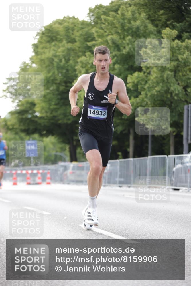 29.06.2025 - hella hamburg halbmarathon Jannik Wohlers http://msf.ph/oto/8159906 29.06.2025 09:39:28 Lombardsbrücke 51, 53, 6380, 11342, 11678, 14933, 17402, 19108 meine-sportfotos.de