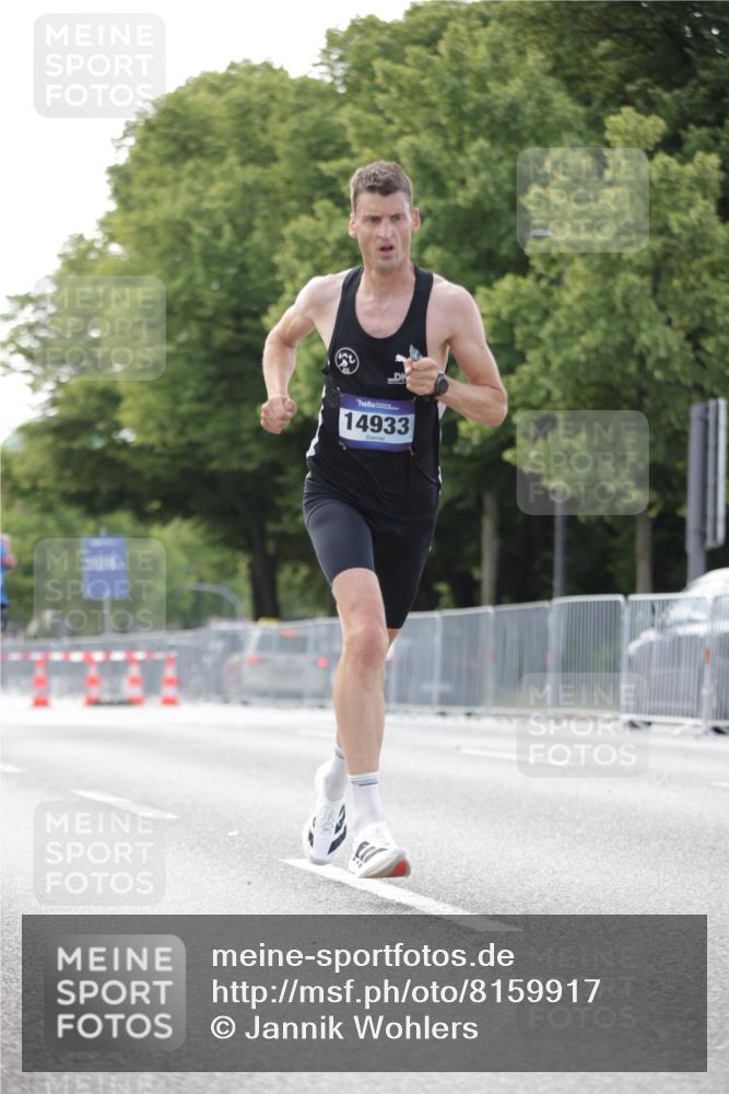 29.06.2025 - hella hamburg halbmarathon Jannik Wohlers http://msf.ph/oto/8159917 29.06.2025 09:39:28 Lombardsbrücke 51, 53, 6380, 11342, 11678, 14933, 17402, 19108 meine-sportfotos.de
