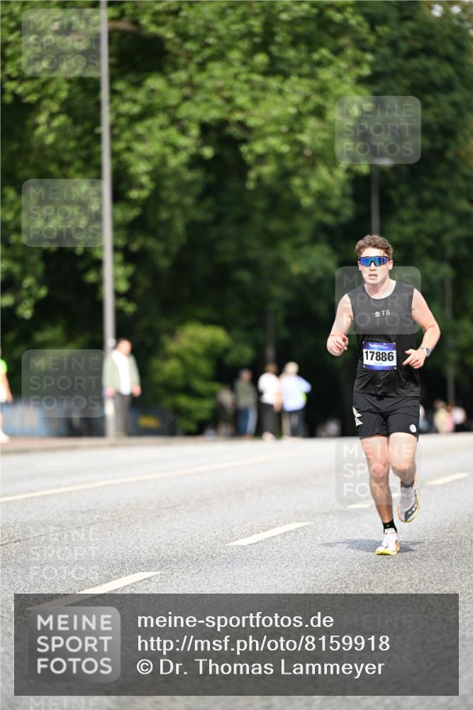 29.06.2025 - hella hamburg halbmarathon Dr. Thomas Lammeyer http://msf.ph/oto/8159918 29.06.2025 09:44:15 Kennedybrücke 2459, 7963, 9442 meine-sportfotos.de