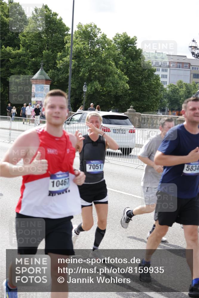 29.06.2025 - hella hamburg halbmarathon Jannik Wohlers http://msf.ph/oto/8159935 29.06.2025 10:18:27 Lombardsbrücke 1349, 1521, 2096, 2781, 2821, 3026, 3591, 3592, 3631, 4718, 4802, 4845, 5049, 5264, 5266, 5834, 5910, 6413, 7051, 7121, 7214, 7252, 8665, 8780, 9270, 9272, 9276, 9549, 10037, 10467, 10816, 10856, 11020, 12239, 12347, 12890, 13204, 13464, 14247, 14294, 14532, 14760, 14966, 14967, 15138, 15402, 15657, 15881, 16196, 17027, 17030, 17052, 17386, 17490, 17548, 17567, 17571, 18002, 18217, 18246, 18336, 18456, 18519, 18568, 19010 meine-sportfotos.de