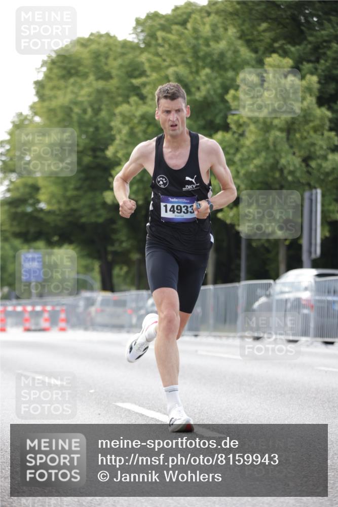 29.06.2025 - hella hamburg halbmarathon Jannik Wohlers http://msf.ph/oto/8159943 29.06.2025 09:39:28 Lombardsbrücke 51, 53, 6380, 11342, 11678, 14933, 17402, 19108 meine-sportfotos.de
