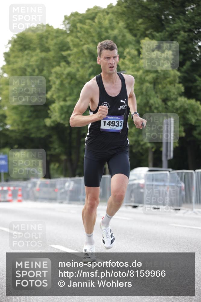 29.06.2025 - hella hamburg halbmarathon Jannik Wohlers http://msf.ph/oto/8159966 29.06.2025 09:39:28 Lombardsbrücke 51, 53, 6380, 11342, 11678, 14933, 17402, 19108 meine-sportfotos.de