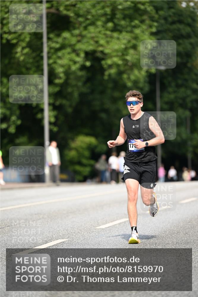 29.06.2025 - hella hamburg halbmarathon Dr. Thomas Lammeyer http://msf.ph/oto/8159970 29.06.2025 09:44:15 Kennedybrücke 2459, 7963, 9442 meine-sportfotos.de