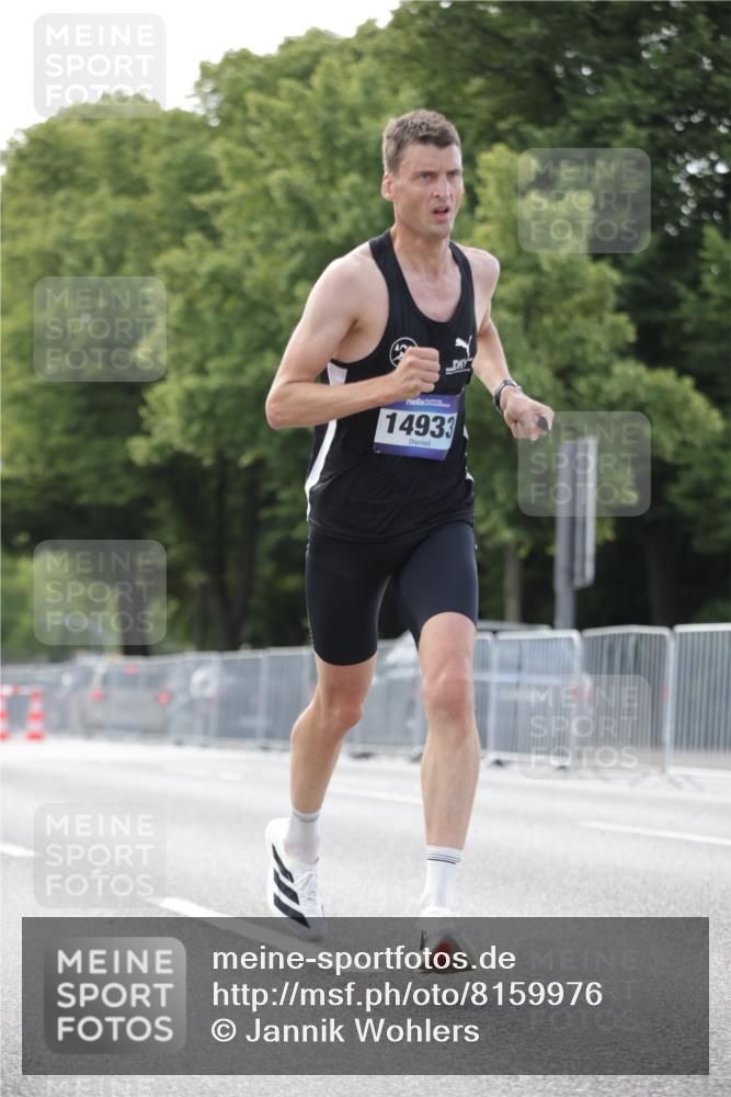 29.06.2025 - hella hamburg halbmarathon Jannik Wohlers http://msf.ph/oto/8159976 29.06.2025 09:39:28 Lombardsbrücke 51, 53, 6380, 11342, 11678, 14933, 17402, 19108 meine-sportfotos.de