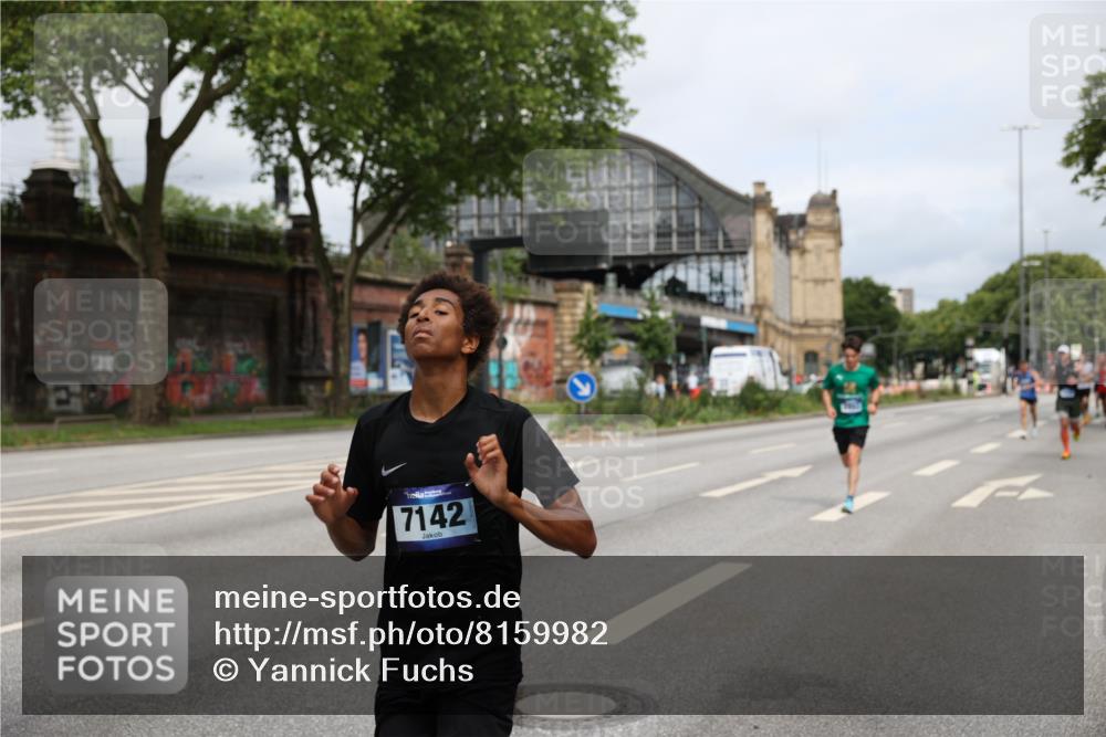 29.06.2025 - hella hamburg halbmarathon Yannick Fuchs http://msf.ph/oto/8159982 29.06.2025 10:20:05 20KM 1241, 2892, 5612, 7142, 13872, 14113, 14506, 16361, 16484, 17752, 18695, 18740 meine-sportfotos.de