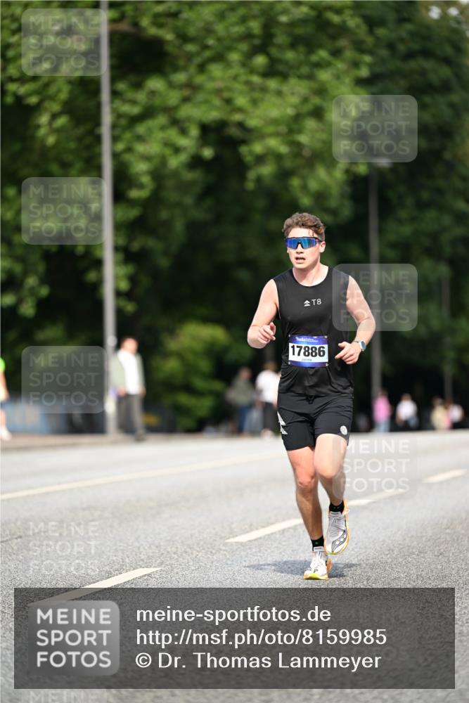 29.06.2025 - hella hamburg halbmarathon Dr. Thomas Lammeyer http://msf.ph/oto/8159985 29.06.2025 09:44:16 Kennedybrücke 2459, 7963, 9442 meine-sportfotos.de