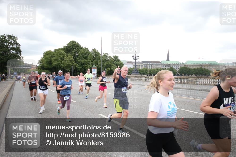 29.06.2025 - hella hamburg halbmarathon Jannik Wohlers http://msf.ph/oto/8159986 29.06.2025 10:54:49 Lombardsbrücke 1013, 2090, 2452, 3115, 3157, 3274, 3577, 4039, 4628, 5040, 5483, 6395, 6396, 6944, 7219, 7238, 7766, 8403, 8519, 10458, 11737, 11788, 11908, 12147, 12148, 13098, 13230, 13548, 14515, 14651, 15152, 15160, 15581, 15782, 15843, 16057, 16385, 16432, 16433, 16533, 16664, 16665, 17090, 19199 meine-sportfotos.de