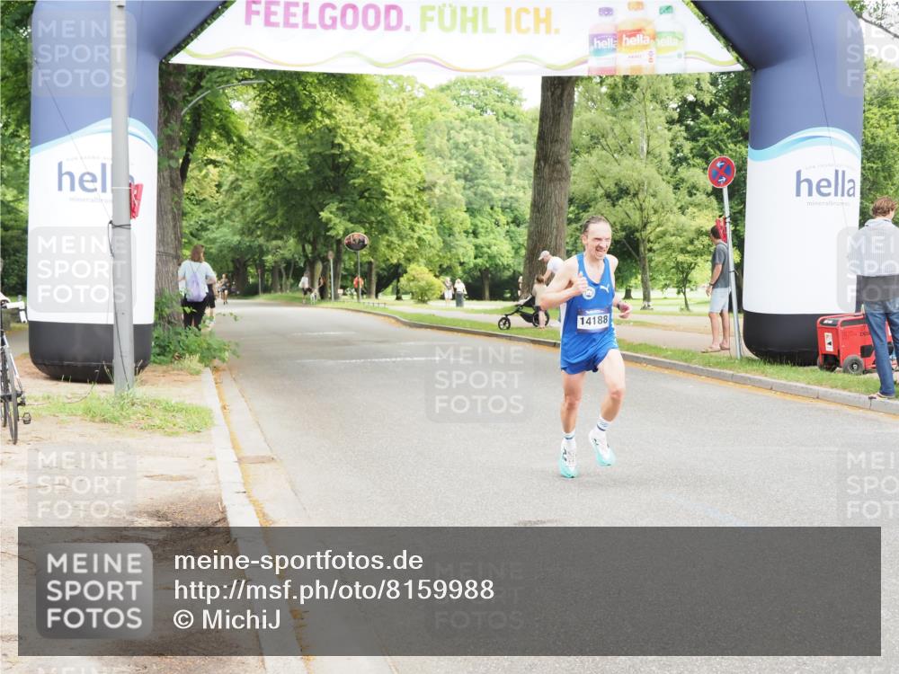 29.06.2025 - hella hamburg halbmarathon MichiJ http://msf.ph/oto/8159988 29.06.2025 10:10:23 Zwischen KM18-KM19 14188 meine-sportfotos.de
