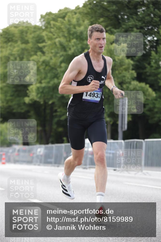 29.06.2025 - hella hamburg halbmarathon Jannik Wohlers http://msf.ph/oto/8159989 29.06.2025 09:39:28 Lombardsbrücke 51, 53, 6380, 11342, 11678, 14933, 17402, 19108 meine-sportfotos.de