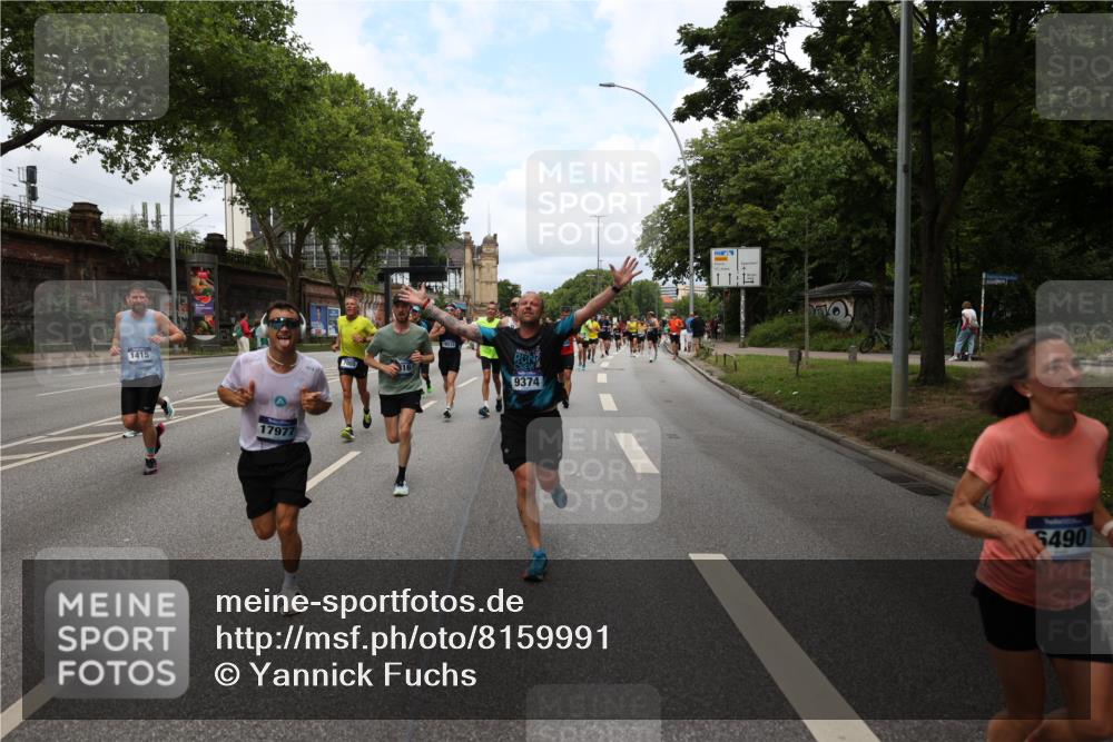 29.06.2025 - hella hamburg halbmarathon Yannick Fuchs http://msf.ph/oto/8159991 29.06.2025 10:38:45 20KM 1057, 1220, 1391, 1415, 1468, 1782, 1902, 1941, 2365, 2402, 2415, 2816, 3004, 3021, 3305, 3907, 4310, 4691, 4991, 4999, 5231, 5275, 5476, 5624, 5884, 6490, 6903, 7005, 7191, 7322, 8722, 9159, 9374, 9444, 9633, 10193, 10596, 11469, 12159, 12554, 12711, 12966, 13123, 14351, 14667, 14798, 14816, 15185, 15225, 15233, 15280, 15862, 16316, 16506, 16893, 17097, 17251, 17729, 17748, 18560, 18806, 19207 meine-sportfotos.de