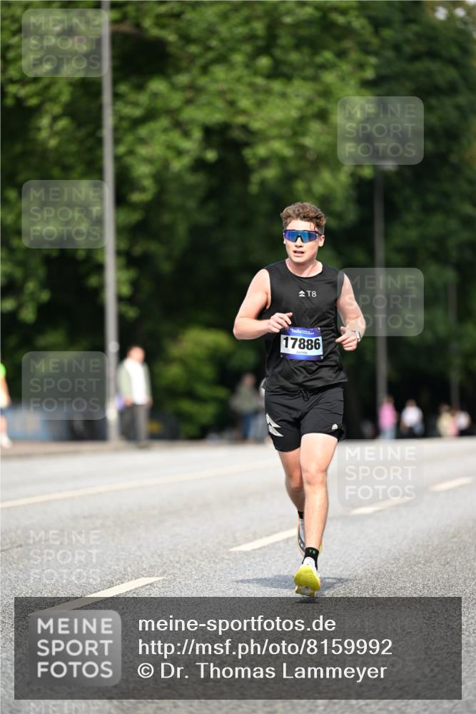 29.06.2025 - hella hamburg halbmarathon Dr. Thomas Lammeyer http://msf.ph/oto/8159992 29.06.2025 09:44:16 Kennedybrücke 2459, 7963, 9442 meine-sportfotos.de