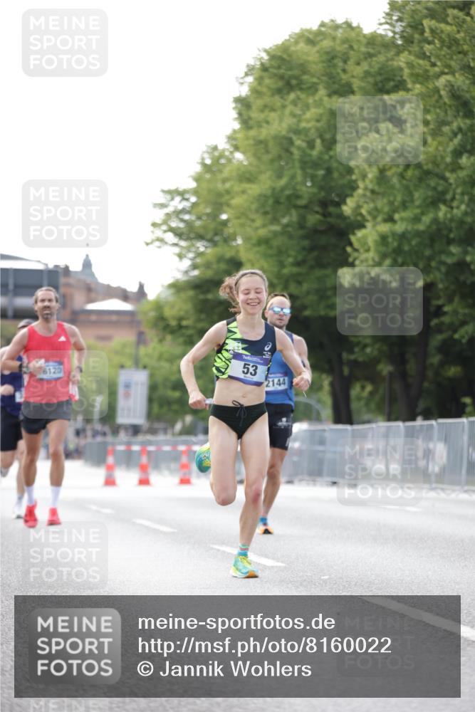 29.06.2025 - hella hamburg halbmarathon Jannik Wohlers http://msf.ph/oto/8160022 29.06.2025 09:39:30 Lombardsbrücke 51, 53, 2144, 3720, 6380, 11678, 14933, 16120, 17402 meine-sportfotos.de