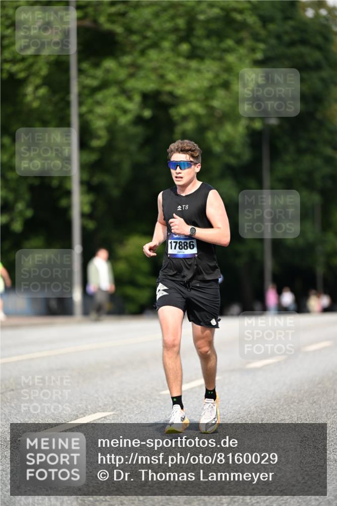 29.06.2025 - hella hamburg halbmarathon Dr. Thomas Lammeyer http://msf.ph/oto/8160029 29.06.2025 09:44:16 Kennedybrücke 2459, 7963, 9442 meine-sportfotos.de