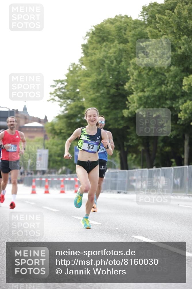 29.06.2025 - hella hamburg halbmarathon Jannik Wohlers http://msf.ph/oto/8160030 29.06.2025 09:39:30 Lombardsbrücke 51, 53, 2144, 3720, 6380, 11678, 14933, 16120, 17402 meine-sportfotos.de