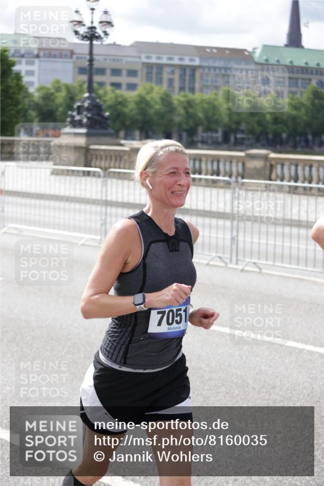 29.06.2025 - hella hamburg halbmarathon Jannik Wohlers http://msf.ph/oto/8160035 29.06.2025 10:18:28 Lombardsbrücke 1349, 1521, 2096, 2781, 2821, 3026, 3591, 3592, 3631, 4718, 4845, 5049, 5264, 5266, 5834, 5910, 6194, 6413, 6736, 7051, 7121, 7214, 7252, 8665, 8780, 9270, 9272, 9276, 9549, 10037, 10467, 10816, 10856, 11743, 12239, 12347, 12890, 13204, 13464, 14247, 14294, 14532, 14760, 14966, 15138, 15402, 15657, 15881, 16196, 17027, 17030, 17052, 17386, 17490, 17510, 17548, 17567, 17571, 18002, 18217, 18246, 18336, 18456, 18519, 18568, 18591, 19010 meine-sportfotos.de