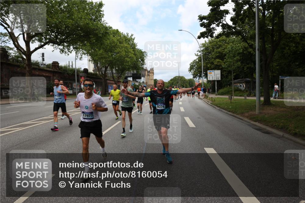 29.06.2025 - hella hamburg halbmarathon Yannick Fuchs http://msf.ph/oto/8160054 29.06.2025 10:38:45 20KM 1057, 1220, 1391, 1415, 1468, 1782, 1902, 1941, 2365, 2402, 2415, 2816, 3004, 3021, 3305, 3907, 4310, 4691, 4991, 4999, 5231, 5275, 5476, 5624, 5884, 6490, 6903, 7005, 7191, 7322, 8722, 9159, 9374, 9444, 9633, 10193, 10596, 11469, 12159, 12554, 12711, 12966, 13123, 14351, 14667, 14798, 14816, 15185, 15225, 15233, 15280, 15862, 16316, 16506, 16893, 17097, 17251, 17729, 17748, 18560, 18806, 19207 meine-sportfotos.de