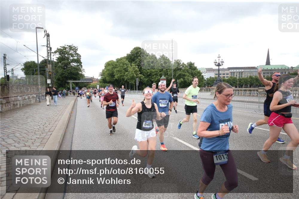 29.06.2025 - hella hamburg halbmarathon Jannik Wohlers http://msf.ph/oto/8160055 29.06.2025 10:54:51 Lombardsbrücke 1013, 2090, 2452, 3115, 3157, 3274, 3577, 4039, 4628, 5040, 5483, 6395, 6396, 6944, 7219, 7238, 7680, 7766, 8403, 8519, 10458, 11109, 11737, 11788, 11908, 12147, 12148, 13098, 13230, 13548, 14515, 14651, 14727, 15152, 15160, 15581, 15782, 15843, 16057, 16385, 16533, 17090, 19199 meine-sportfotos.de