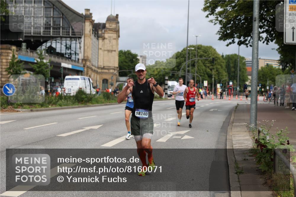 29.06.2025 - hella hamburg halbmarathon Yannick Fuchs http://msf.ph/oto/8160071 29.06.2025 10:20:09 20KM 1241, 2892, 7142, 10867, 11078, 13872, 14113, 14836, 15483, 16361, 16484, 17752, 18740 meine-sportfotos.de