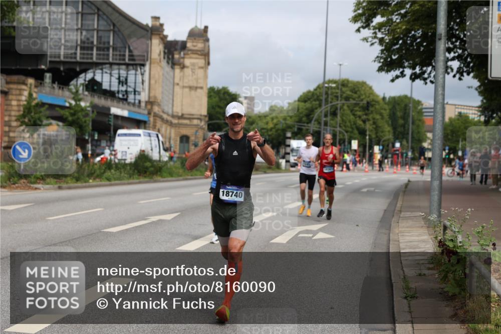 29.06.2025 - hella hamburg halbmarathon Yannick Fuchs http://msf.ph/oto/8160090 29.06.2025 10:20:09 20KM 1241, 2892, 7142, 10867, 11078, 13872, 14113, 14836, 15483, 16361, 16484, 17752, 18740 meine-sportfotos.de