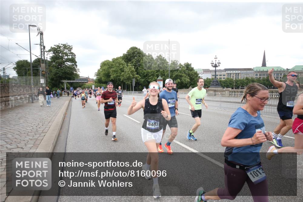 29.06.2025 - hella hamburg halbmarathon Jannik Wohlers http://msf.ph/oto/8160096 29.06.2025 10:54:51 Lombardsbrücke 1013, 2090, 2452, 3115, 3157, 3274, 3577, 4039, 4628, 5040, 5483, 6395, 6396, 6944, 7219, 7238, 7680, 7766, 8403, 8519, 10458, 11109, 11737, 11788, 11908, 12147, 12148, 13098, 13230, 13548, 14515, 14651, 14727, 15152, 15160, 15581, 15782, 15843, 16057, 16385, 16533, 17090, 19199 meine-sportfotos.de