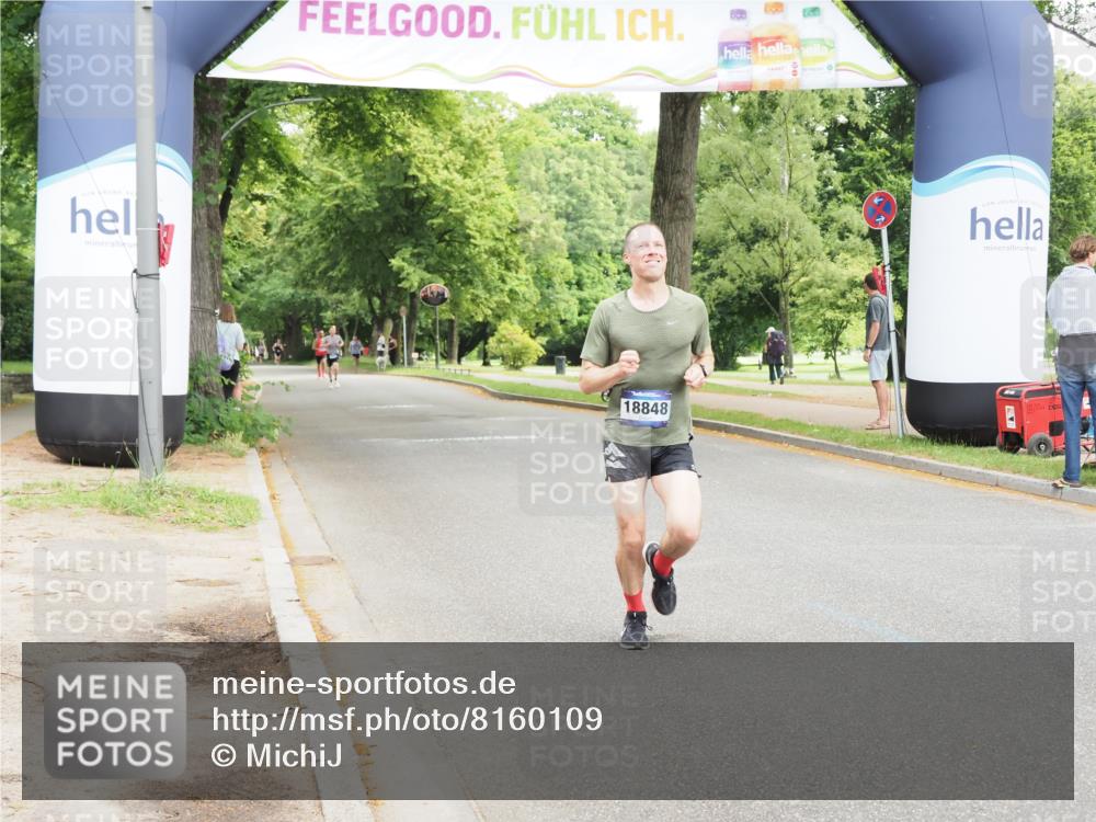 29.06.2025 - hella hamburg halbmarathon MichiJ http://msf.ph/oto/8160109 29.06.2025 10:10:42 Zwischen KM18-KM19 18848 meine-sportfotos.de