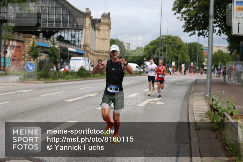 29.06.2025 - hella hamburg halbmarathon Yannick Fuchs http://msf.ph/oto/8160115 29.06.2025 10:20:09 20KM 1241, 2892, 7142, 10867, 11078, 13872, 14113, 14836, 15483, 16361, 16484, 17752, 18740 meine-sportfotos.de