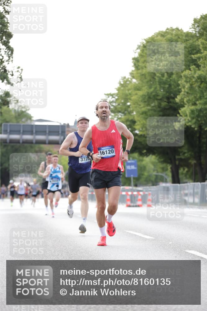 29.06.2025 - hella hamburg halbmarathon Jannik Wohlers http://msf.ph/oto/8160135 29.06.2025 09:39:32 Lombardsbrücke 51, 53, 2144, 2659, 3720, 6380, 11678, 14933, 16120, 17402 meine-sportfotos.de