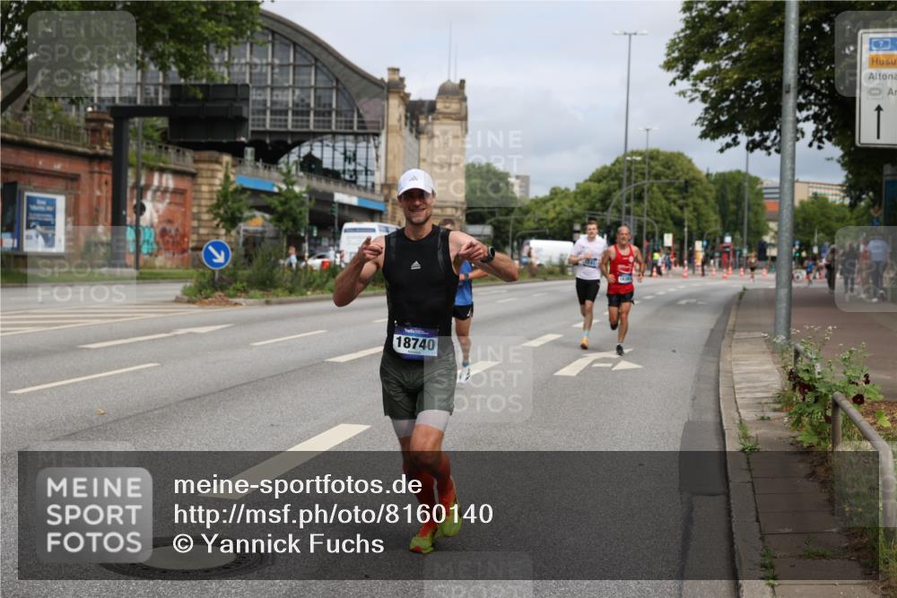 29.06.2025 - hella hamburg halbmarathon Yannick Fuchs http://msf.ph/oto/8160140 29.06.2025 10:20:09 20KM 1241, 2892, 7142, 10867, 11078, 13872, 14113, 14836, 15483, 16361, 16484, 17752, 18740 meine-sportfotos.de
